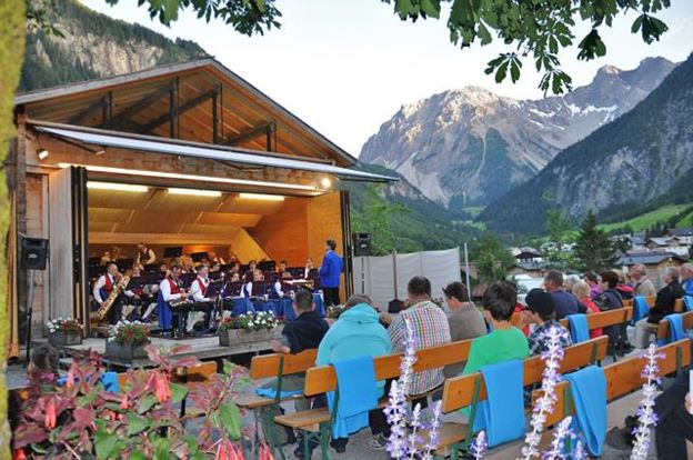 Traditional concert of the Trachtenkapelle Brand