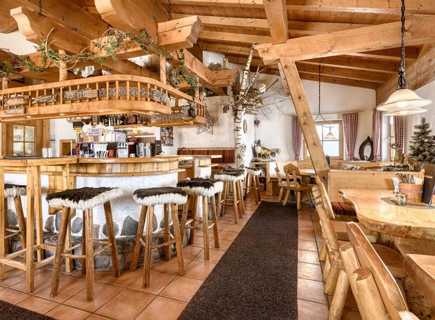 Mountain Hut Evening at the FUCHSBAU