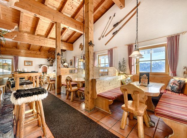 Tatar Hat or Steak Night at the FUCHSBAU